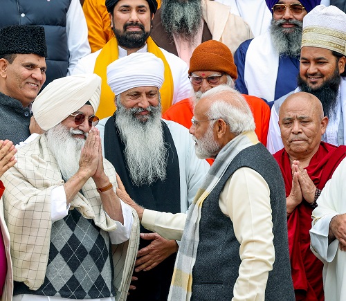 Interfaith delegation meets PM Modi