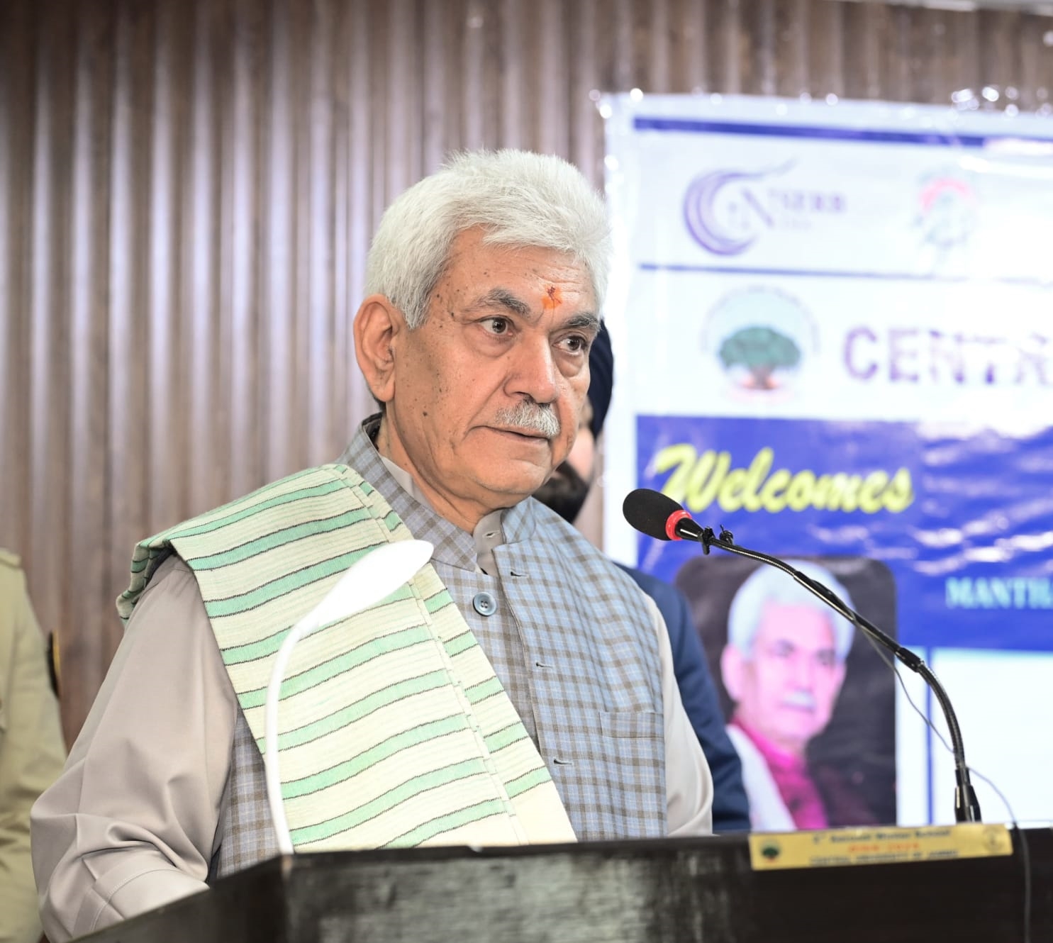 Collaborative, cross-sectoral coordination needed to tackle air pollution: LG Sinha