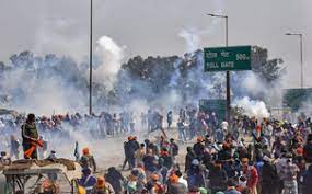 Tear gas shells lobbed, farmers stay put at Punjab-Haryana borders