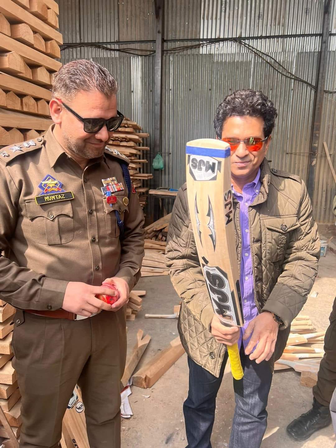 Tendulkar visits bat manufacturing factory in Pulwama