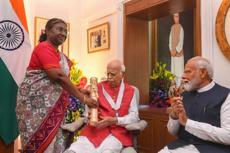 President Murmu confers Bharat Ratna on L K Advani