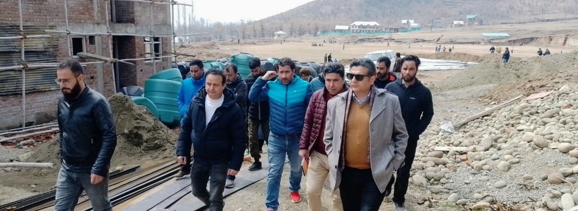 Relief & Rehabilitation Commr reviews development works in south Kashmir