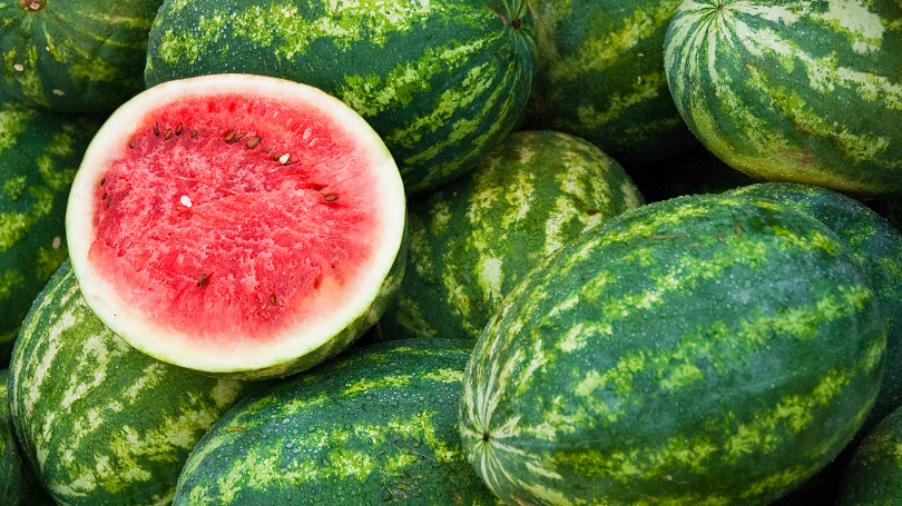 Dates, watermelons flood Kashmir markets ahead of Ramzan
