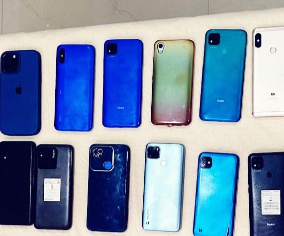 Cyber Police recovers smartphones worth lakhs of rupees