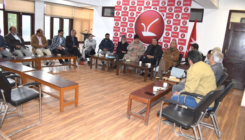 Dr Farooq chairs Srinagar Parliamentary Constituency meeting