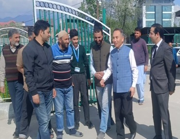 Justice Tashi Rabstan reviews facilities at J&K Yateem Khana
