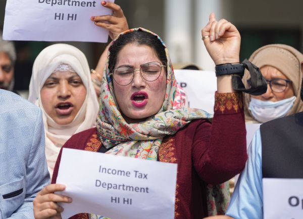 Action against opposition parties: J&K Congress protests against BJP