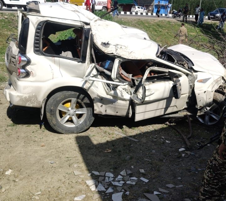 Updated: Four tourists die in Kulgam road accident; LG expresses grief