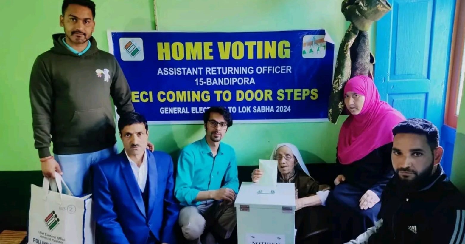 Home voting commences in Baramulla & Bandipora