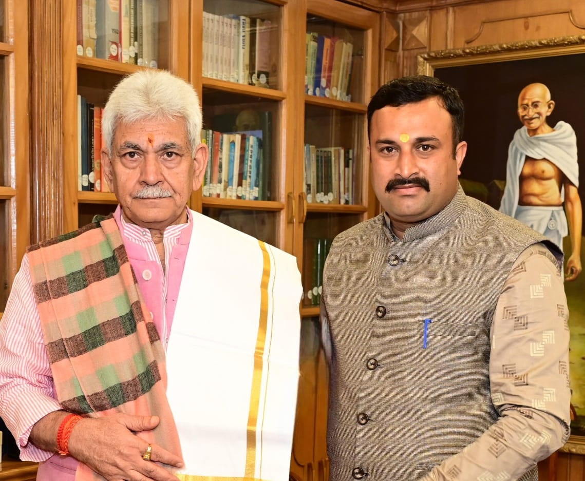 Mahant Rohit Shastri, others call on LG