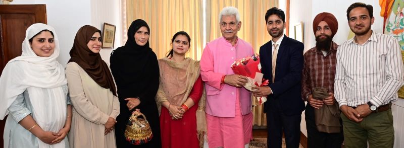 Delegation of J&K Vocational Trainers Welfare Association calls on LG