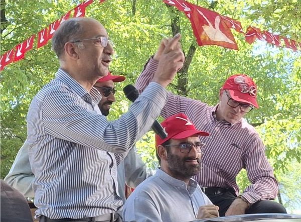 Omar Abdullah leads road show in Lolab Kupwara