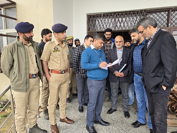 Police Observer reviews security measures at Counting Center & Strong Room in Baramulla PC
