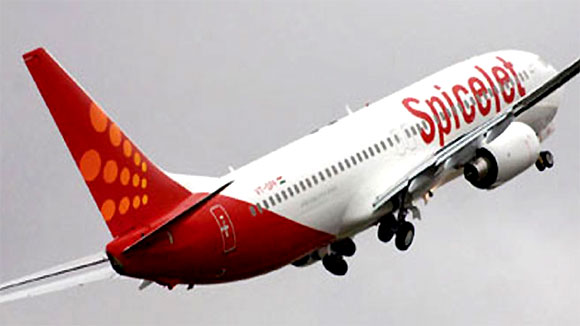 Leh-bound Spice Jet plane suffers bird hit; returns to Delhi