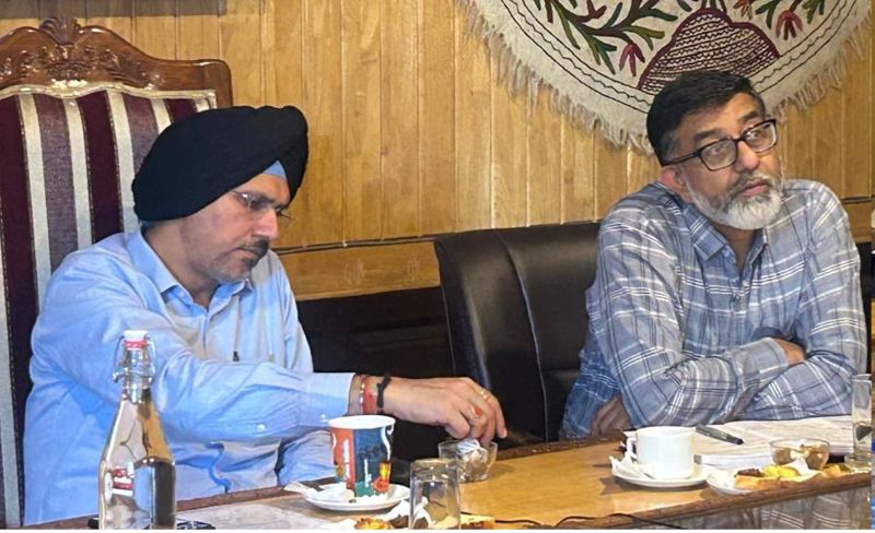 Vikramjit Singh reviews status of industrial units in J&K