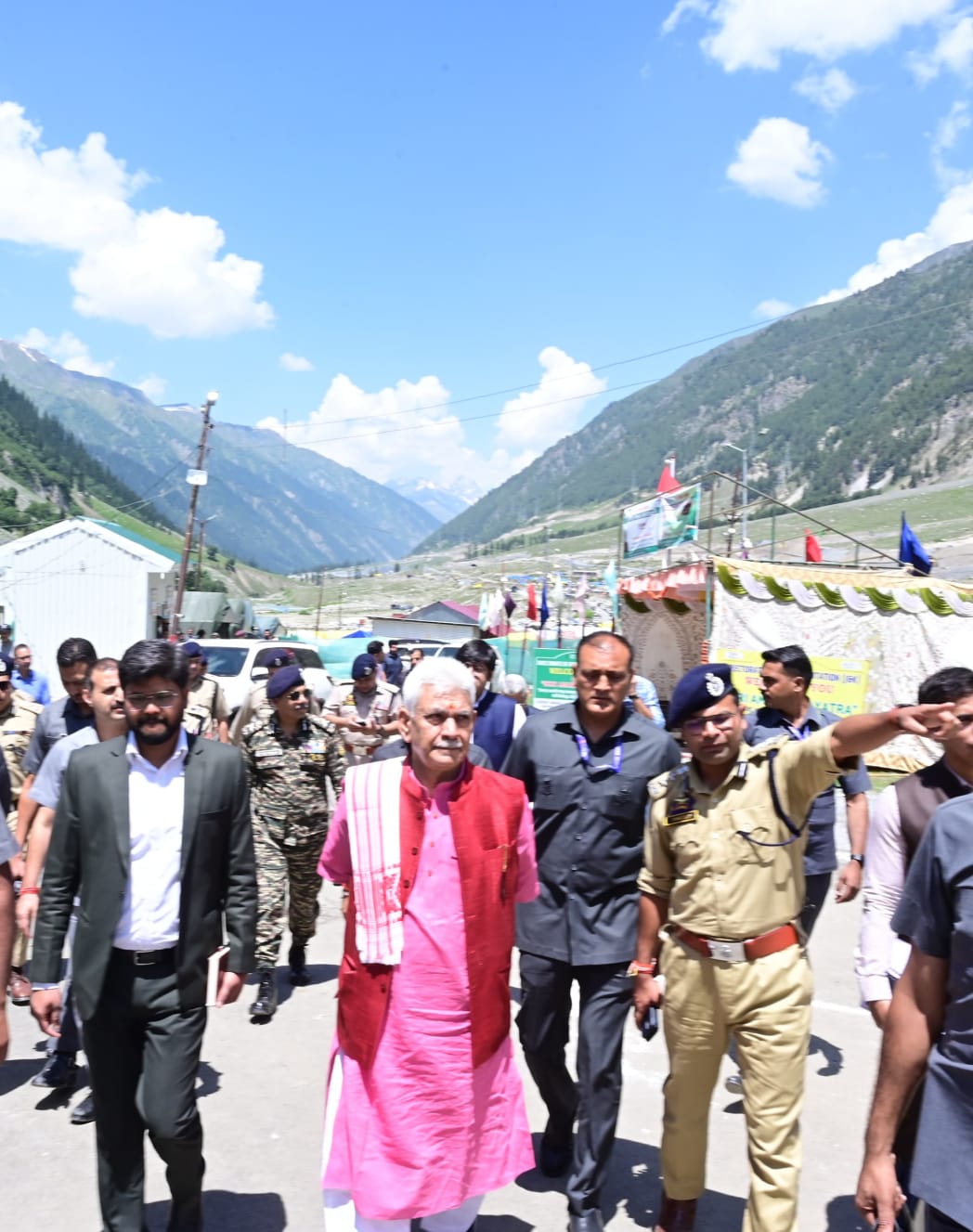    LG visits Baltal Base Camp, reviews arrangements for the Amarnath Yatra
