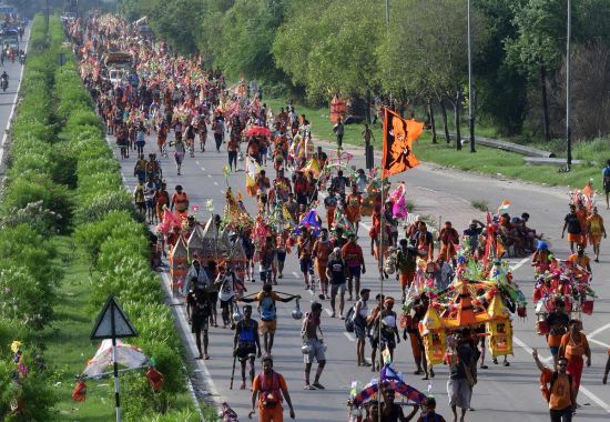 Kanwar Yatra eateries row: Muzaffarnagar order now extends across UP, Uttarakhand