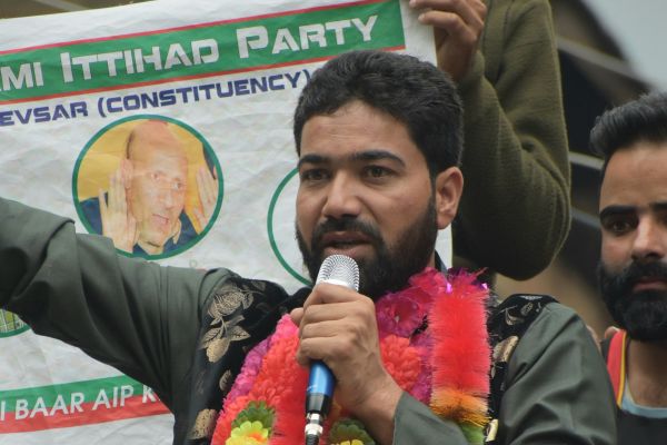 AIP candidate for Devsar leads rally, prioritizes youth advocacy, statehood for J&K