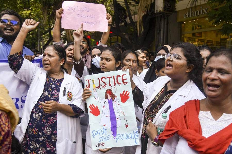 Govt asks states to provide 2-hourly situation report in wake of doctors’ protest
