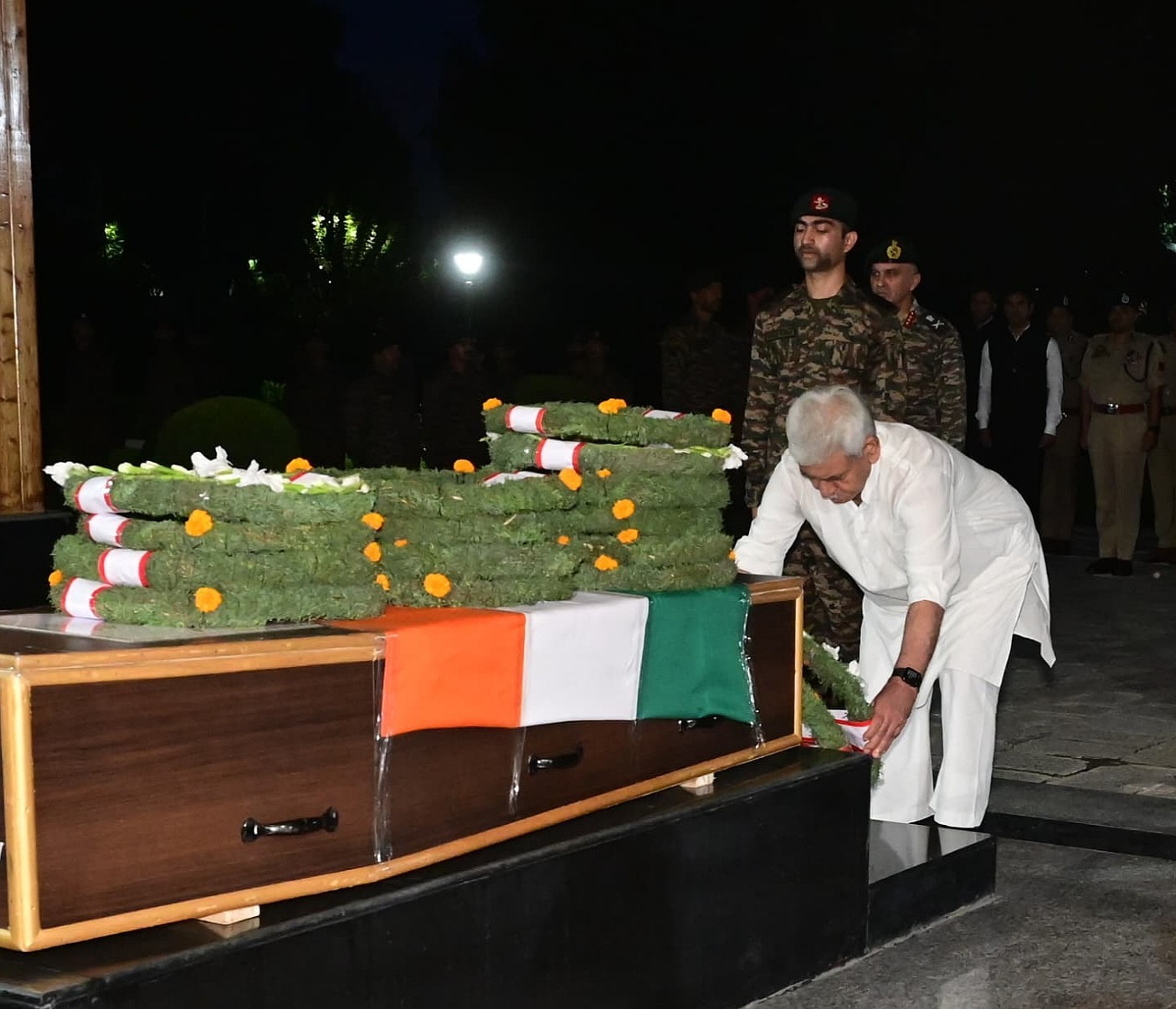 LG pays homage to martyred soldiers