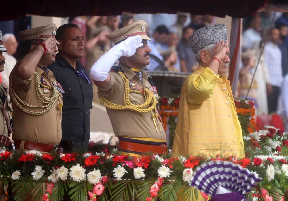 Pak pushing foreign terrorists into J&K to create instability & disturb peace: LG Sinha