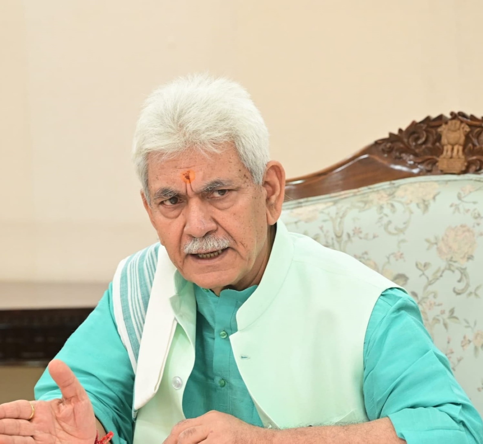 LG Sinha interacts with citizens, directs officials to expedite resolution of public grievances