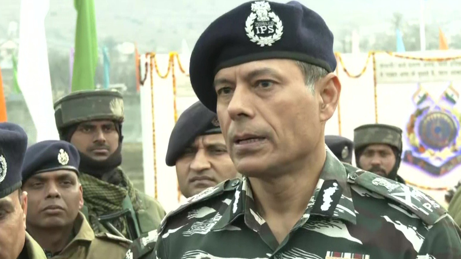DG BSF review operational preparedness along LoC in Kupwara