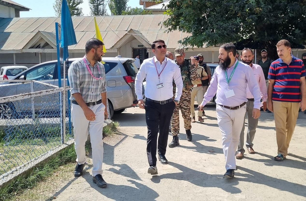 GO inspects Facilitation Centre & Postal Voting Centre in Pattan AC