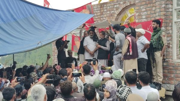Mian Altaf addresses public meeting in Fakir Gojri