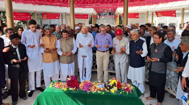 NC remembers Sher-e-Kashmir on his 42nd death anniversary