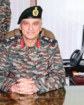 Chinar corps commander reviews security in north Kashmir