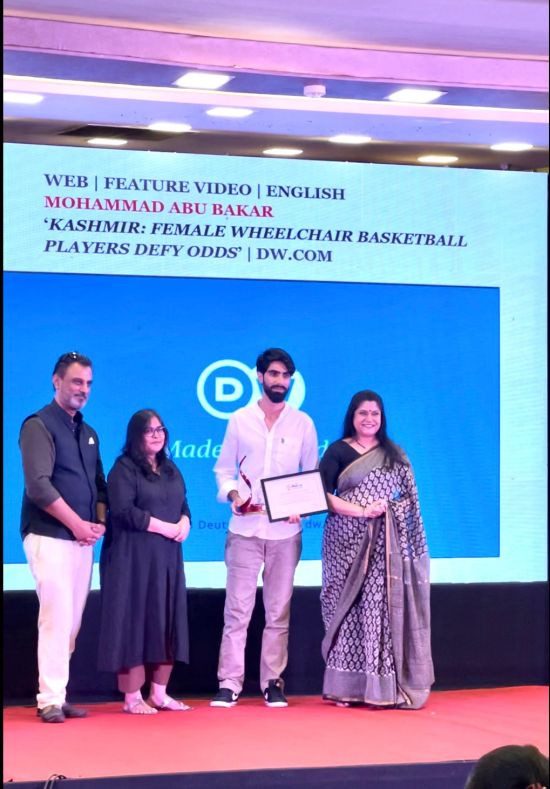 Kashmiri Journalist Mohammad Abu Bakar wins Laadli Media Award for Gender Sensitivity