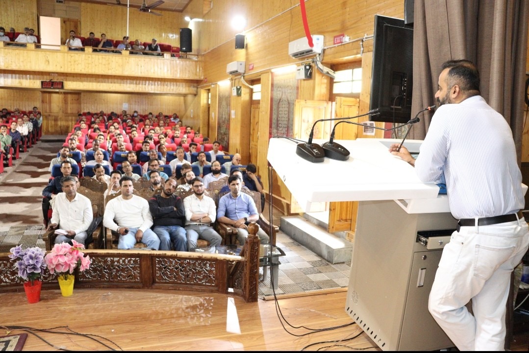 Training session for Presiding Officers and Micro-Observers conducted in Lal Chowk AC