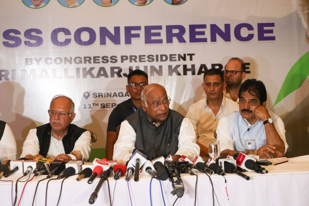 Congress announces five guarantees for people of J&K