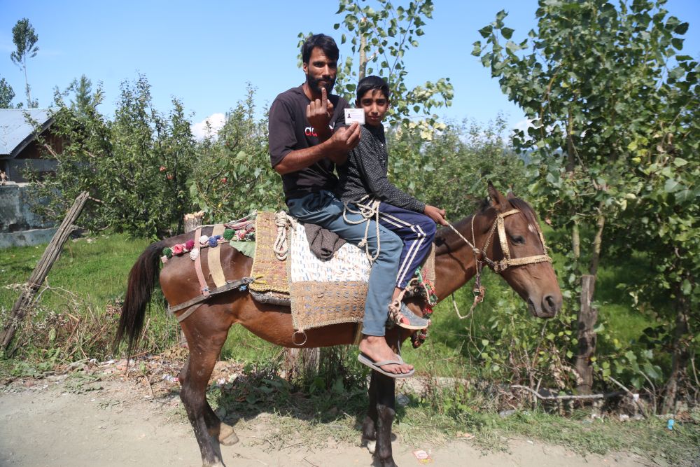 Phase 1: 59% voter turnout in 24 assembly constituencies in J&K