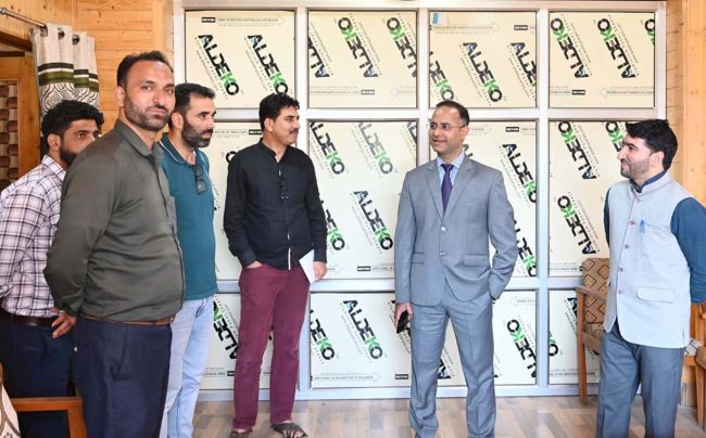 DEO Shopian visits Counting Centres of Shopian, Zainapora ACs