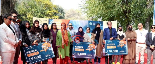 Over 150 compete as Dal Lake hosts traditional women’s boat race