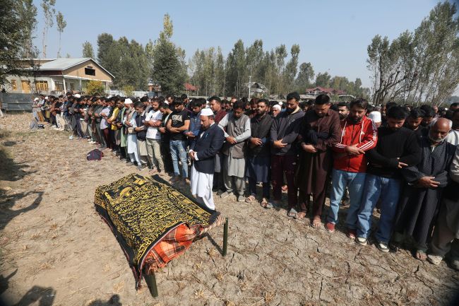 Thousands pay respects to Budgam doctor killed in Ganderbal terror attack