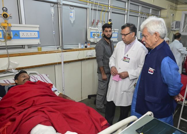 LG, CM visit SKIMS; assure best care for injured attack victims