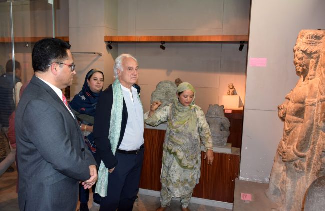 Spanish ambassador visits SPS museum