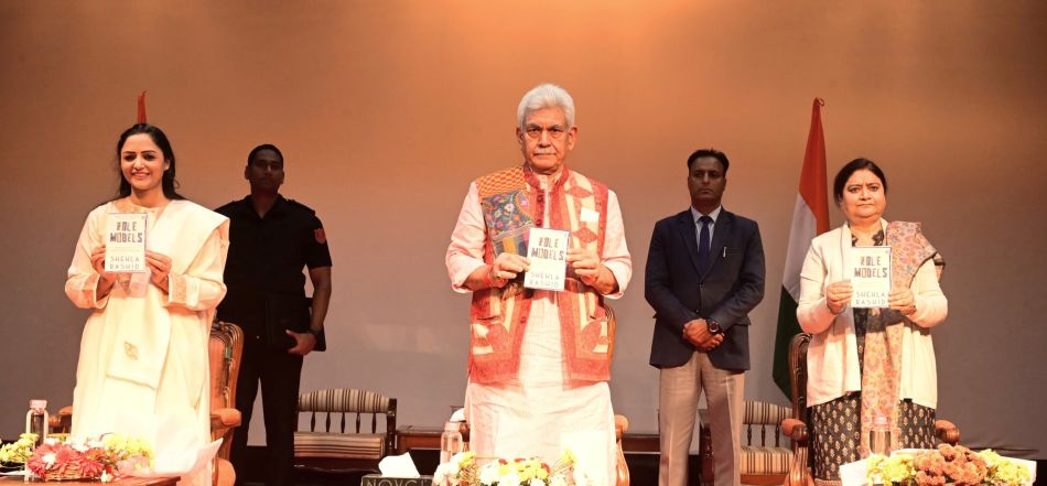 Intensive efforts on to empower youth, women from minority communities: LG Sinha