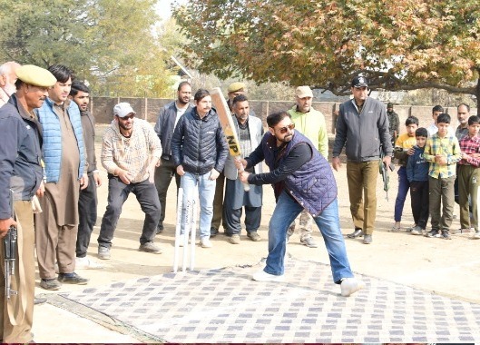 Satish Sharma witnesses final match of Talent Hunt U19 Cricket Tournament at Safapora