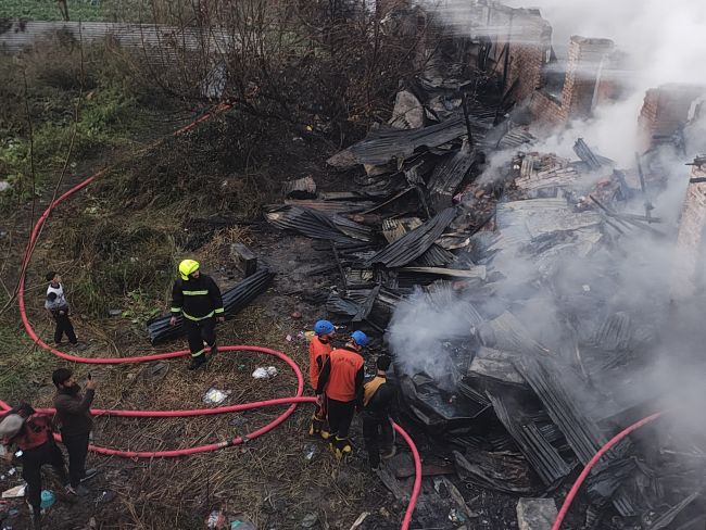 6 houses damaged in fire in Rainawari