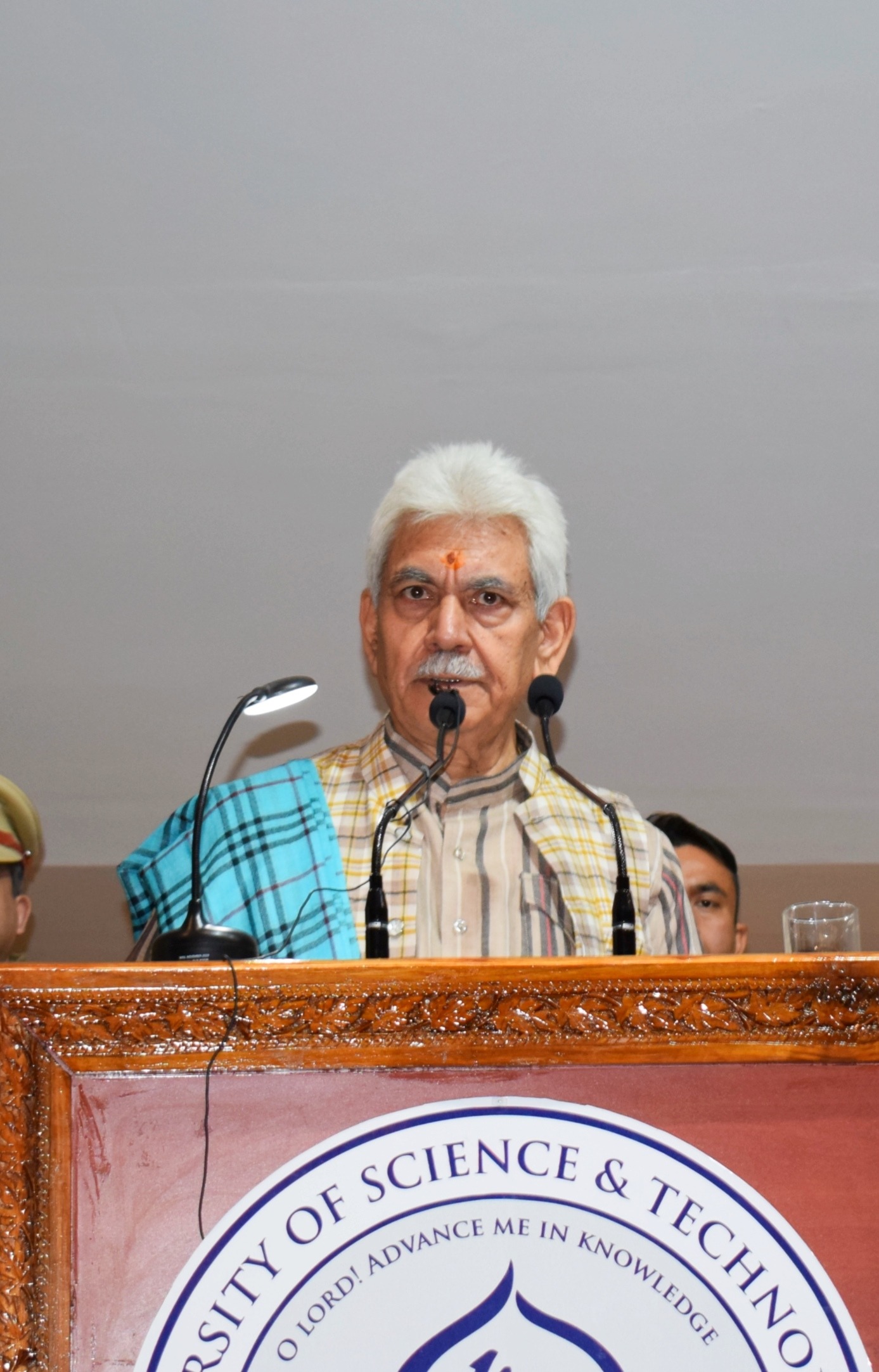 LG calls for exploring cutting-edge, transformative technologies to benefit society