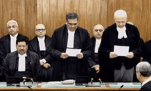 CJI administers oath of office to Justice Manmohan as SC judge