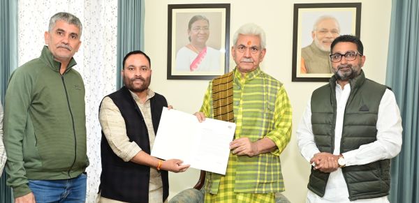 Minister for Science & Technology in UP Govt calls on LG