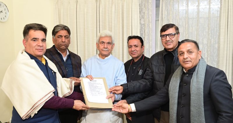 Delegation of BJP leaders, Chairman FICCI J&K UT Council call on LG