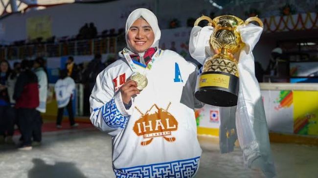 15-year-old Kargil girl Samina epitome of hope for women ice-hockey players in Ladakh