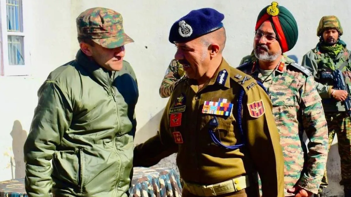 DGP visits forward operating bases in, Doda