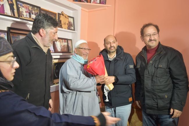 Handicrafts & Handloom Dept hails Master Craftsmen conferred Padma Shri, JK Govt Awards 2025